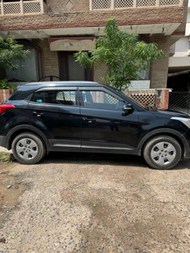 https://images10.gaadi.com/usedgaadi-sellcar/UsedCar/91c7513b-cbb1-4edc-8cbd-d59da4e47d13/88a2ce1d-e9a4-427d-a480-ed4a165afb99.jpg?imwidth=6401