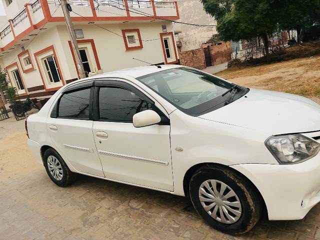 https://images10.gaadi.com/usedgaadi-sellcar/UsedCar/91d314e8-c409-4aa8-9510-ca672cbb6cd4/7307b7a4-7d0f-496b-b0d5-3c605999ea24.jpeg?imwidth=6401