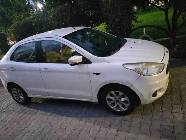 https://images10.gaadi.com/usedgaadi-sellcar/UsedCar/9224c68b-a692-4fb3-bc1a-45f66a156116/41ed3874-ac5d-4966-ba92-7d3c1c6cd255.jpg?imwidth=6400