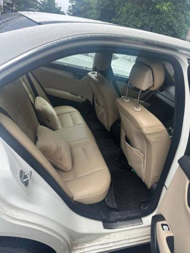 https://images10.gaadi.com/usedgaadi-sellcar/UsedCar/923f1782-427e-45f9-b035-5d28eaae780a/2901ef1c-a2fa-4bc7-a271-82c5d1845181.jpg?imwidth=6402