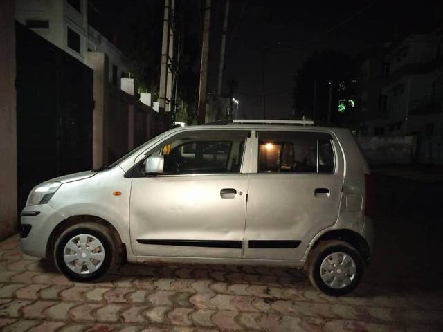 https://images10.gaadi.com/usedgaadi-sellcar/UsedCar/924a8379-0648-4e23-8753-3deb0ae4bf60/26c29923-7f5a-4557-92c8-23210a60f9b6.jpeg?imwidth=6400