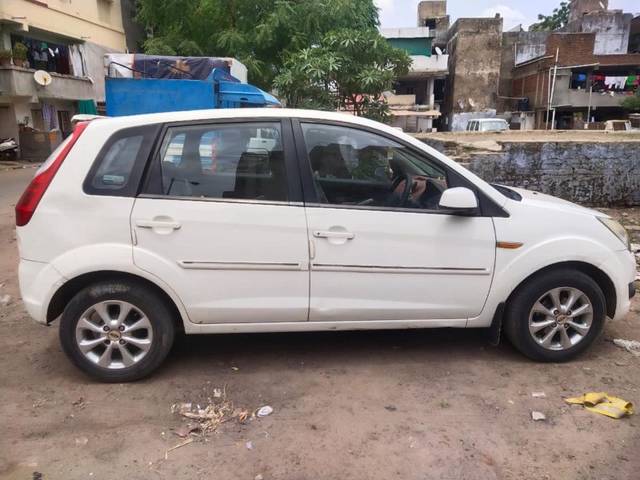 https://images10.gaadi.com/usedgaadi-sellcar/UsedCar/926ab1fd-91bd-464b-9fde-56504b63a99d/a289c03a-ba56-4934-bdf0-9a98ca41b08a.jpeg?imwidth=6400