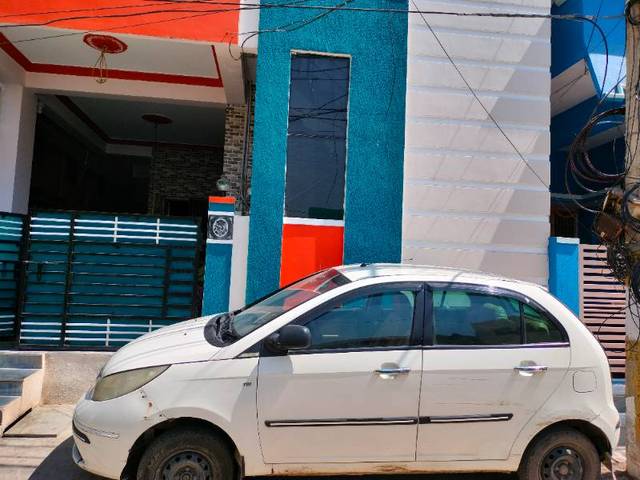 https://images10.gaadi.com/usedgaadi-sellcar/UsedCar/9271fef2-5c5a-46eb-a20b-829d392c1dc5/8335283c-3b61-452c-9f7f-3b3d26f0c38a.jpg?imwidth=6401
