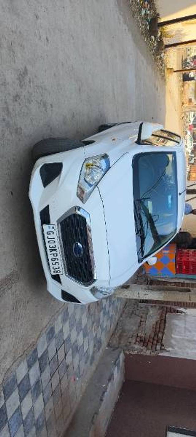 https://images10.gaadi.com/usedgaadi-sellcar/UsedCar/92993640-7835-40ec-9cab-1e2448aef1ac/2da0e901-3ed9-4771-b409-47fdba626c27.jpg?imwidth=6401