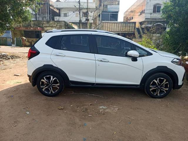 https://images10.gaadi.com/usedgaadi-sellcar/UsedCar/92b9e7d8-2ad0-4d98-aa15-19c1420bdb28/5f314be8-4171-494b-9712-00b84fe5617f.jpg?imwidth=6401