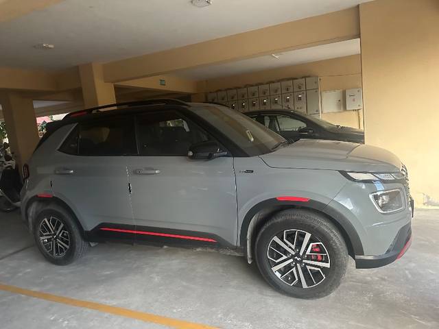 https://images10.gaadi.com/usedgaadi-sellcar/UsedCar/92bda3b9-cea7-41fd-947c-bb11d8eb9123/794cd1be-b3f8-42e4-9b94-6607f42ee876.jpeg?imwidth=6402