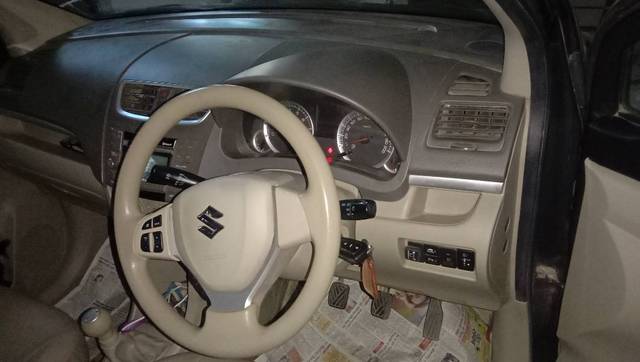 https://images10.gaadi.com/usedgaadi-sellcar/UsedCar/9303be0d-f271-4b88-ab53-fa54881eab02/fef818dc-5412-4fe4-84bf-a5b9c437ab82.jpg?imwidth=6401