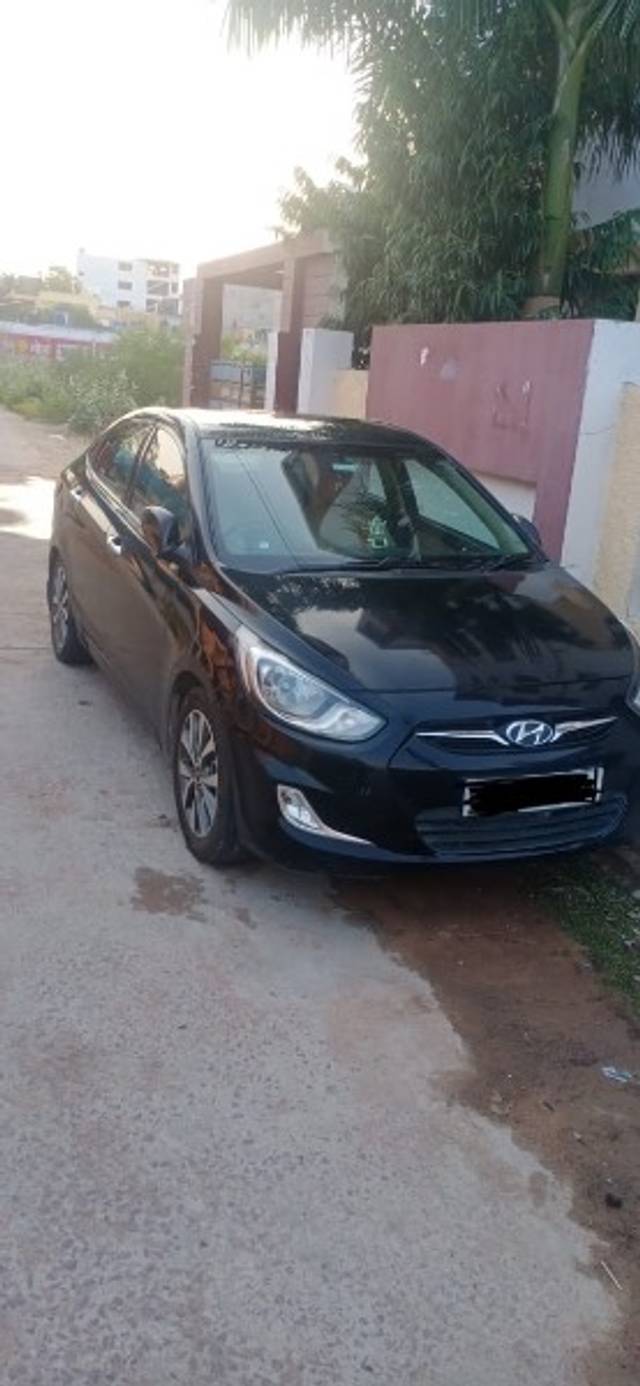 https://images10.gaadi.com/usedgaadi-sellcar/UsedCar/936f367a-01ab-4ad6-aabe-6d8219a3d3cd/564119c2-45c3-4d35-b2bf-fcfacb78d552.jpeg?imwidth=6402