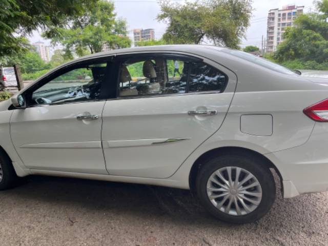 https://images10.gaadi.com/usedgaadi-sellcar/UsedCar/9384ffaa-3789-4a94-b285-b14a8ffd740e/2fbeaebe-6319-4758-a28a-fa5c6f0bcc9b.jpeg?imwidth=6402