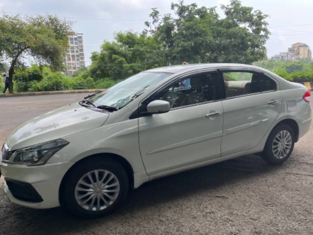 https://images10.gaadi.com/usedgaadi-sellcar/UsedCar/9384ffaa-3789-4a94-b285-b14a8ffd740e/6a0052be-7cce-43f9-97c9-dbd0e1ae1830.jpeg?imwidth=6400