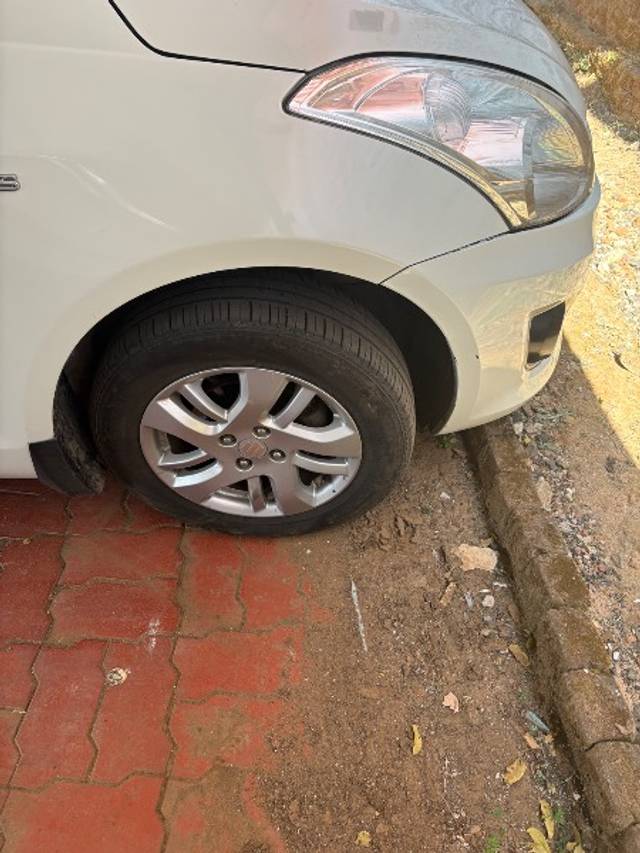 https://images10.gaadi.com/usedgaadi-sellcar/UsedCar/93a21451-4983-43a4-8d57-78a4d38719fa/80f5ecf9-9fd6-4c5f-8877-7696dd47cf3f.jpeg?imwidth=6402