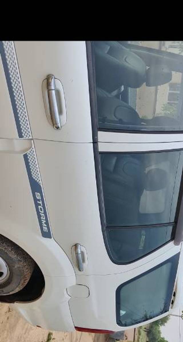 https://images10.gaadi.com/usedgaadi-sellcar/UsedCar/93c66111-4d4c-4e95-bb3e-38481b0f9d80/86859fd7-1bcf-4a88-b213-22ab7805943d.jpg?imwidth=6401