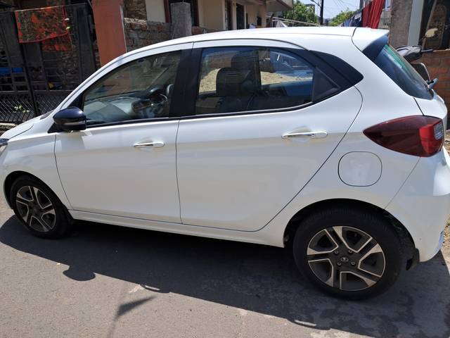 https://images10.gaadi.com/usedgaadi-sellcar/UsedCar/93ca4ee2-ea1a-4e30-9f29-6e6905409544/72b6960a-6429-4a8d-af77-70dd4f15eff5.jpg?imwidth=6402