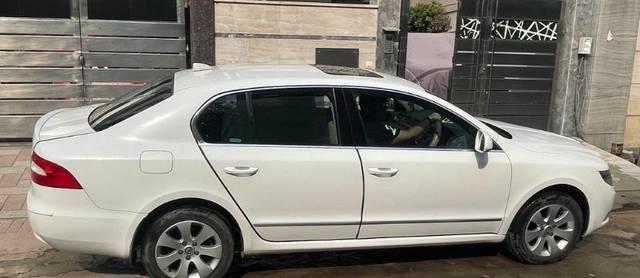https://images10.gaadi.com/usedgaadi-sellcar/UsedCar/93dc06ef-a932-4cf3-ba69-9ed867eaf4fa/48a6679c-2164-4b1c-9277-caa48a11beff.jpeg?imwidth=6400