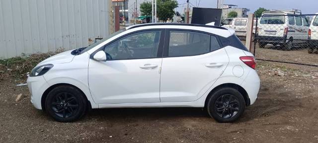 https://images10.gaadi.com/usedgaadi-sellcar/UsedCar/94340c76-1de7-471b-a759-0779f5af53be/c9b46eb4-b21d-4147-ba25-f7d5bae1b13b.jpg?imwidth=6400