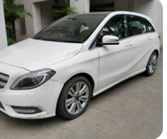 https://images10.gaadi.com/usedgaadi-sellcar/UsedCar/943d180e-69e4-4524-a211-e343c17beb50/2ab94b68-d43a-4461-bae8-b7af25f79f25.jpg?imwidth=6400