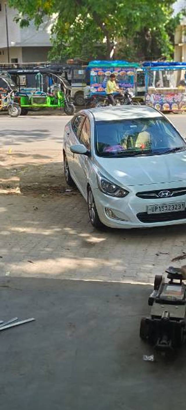 https://images10.gaadi.com/usedgaadi-sellcar/UsedCar/94649b34-ed1e-4b33-bdd0-563b5e02093f/e98e0a51-798a-4e8f-b63f-7d652fc028c1.jpg?imwidth=6400