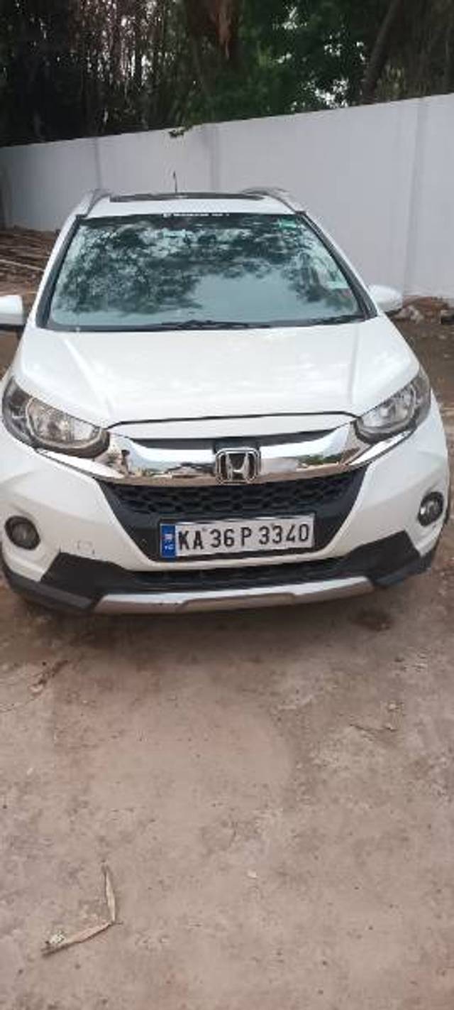 https://images10.gaadi.com/usedgaadi-sellcar/UsedCar/94a8643b-80d4-47fe-9618-3fa84a9c9f0d/fd0cc715-b38d-47e6-88be-5c0c4146b203.jpg?imwidth=6400