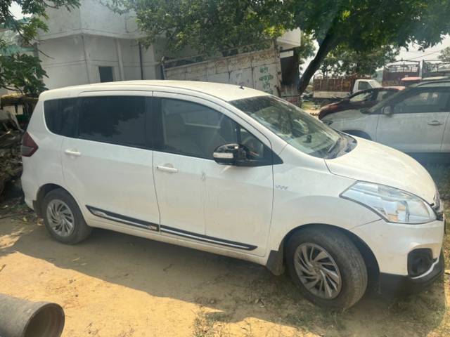 https://images10.gaadi.com/usedgaadi-sellcar/UsedCar/94d44031-ecd4-4cb4-8bf5-e0e3fc1c22c1/ca7dfd0a-8454-4976-904a-e143035282e5.jpeg?imwidth=6401