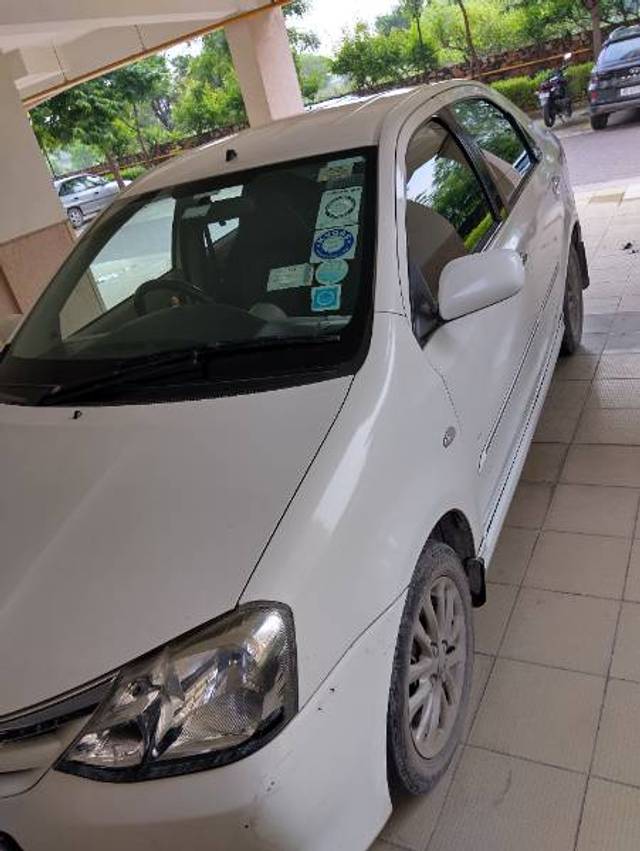 https://images10.gaadi.com/usedgaadi-sellcar/UsedCar/94deee62-4ad3-4409-a2bc-bb5a12bf3984/5042bb9a-0899-4ad3-9819-4927f18cd4cb.jpg?imwidth=6401