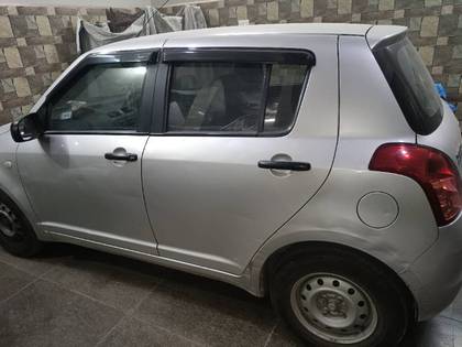 Maruti Swift Lxi BSIV Maruti Swift Lxi BSIV
