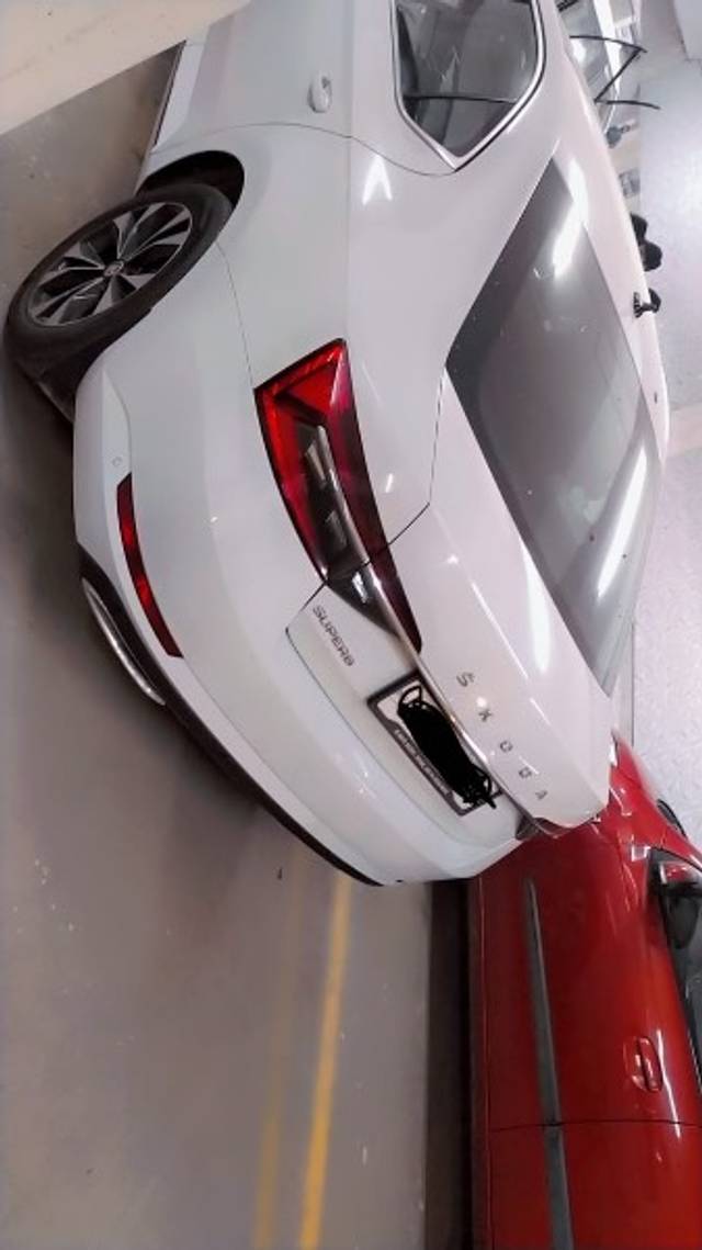 https://images10.gaadi.com/usedgaadi-sellcar/UsedCar/955311bf-4f96-4a68-8daf-ce3649c133df/0a8f8de5-2949-4ca2-8450-8ec84b7191c1.jpeg?imwidth=6400