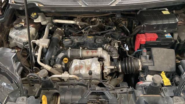 https://images10.gaadi.com/usedgaadi-sellcar/UsedCar/955819aa-223c-4256-969d-eebbdfc6a431/ccaf16ef-b5de-4a99-aa05-8bc64e771e15.jpg?imwidth=6402