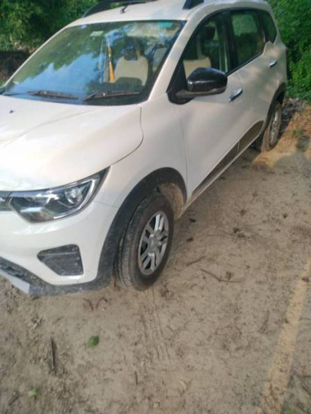 https://images10.gaadi.com/usedgaadi-sellcar/UsedCar/9558c0ee-0462-4152-b266-5f6d7517d093/dadd2ec9-4199-4bff-bad7-6e79b9f1fa38.jpg?imwidth=6400