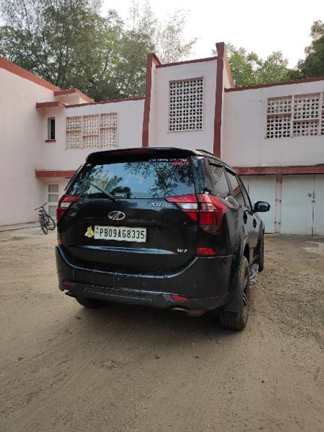 https://images10.gaadi.com/usedgaadi-sellcar/UsedCar/959ac181-1a93-4e61-b808-73f4bc676839/7345567e-10ed-413c-919d-165ab3a6e9b8.jpeg?imwidth=6401