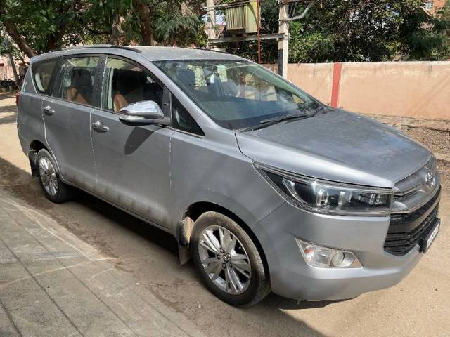 https://images10.gaadi.com/usedgaadi-sellcar/UsedCar/95a1ec08-bfd2-4cb3-85a0-346789f95717/f8bb769d-7530-4491-aa19-3440078259ff.jpg?imwidth=6400
