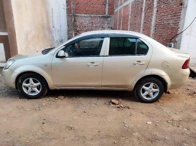 https://images10.gaadi.com/usedgaadi-sellcar/UsedCar/9614e25b-583c-4af9-b61d-6063382a781e/e19b9974-dc71-4c89-b7ec-853e0396e560.jpg?imwidth=6402