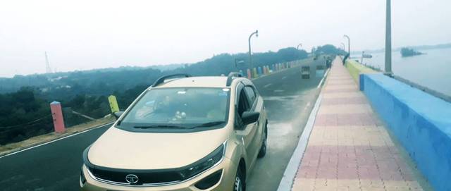 https://images10.gaadi.com/usedgaadi-sellcar/UsedCar/96656bb2-3c32-43ec-b441-444ba4b3b595/b22379b1-b393-45d3-8731-227c87b0fb57.jpg?imwidth=6400