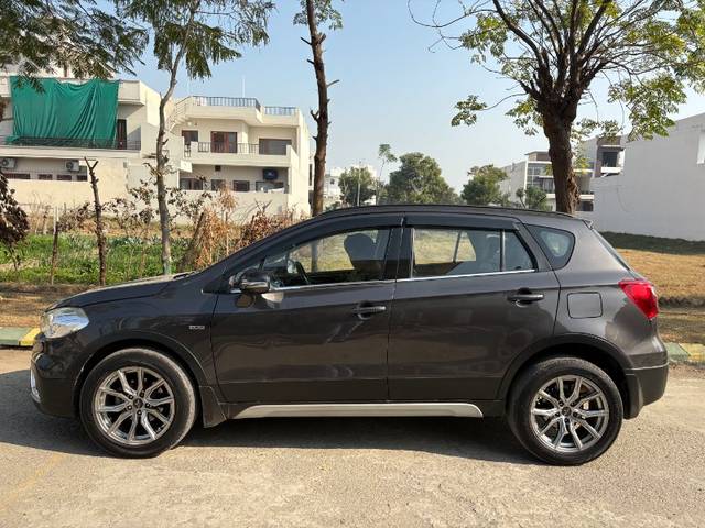 https://images10.gaadi.com/usedgaadi-sellcar/UsedCar/968c5cb9-02cb-492c-8f22-410d68c5528a/3e5cab4e-4659-4c02-acf6-30c3f98a39e0.jpg?imwidth=6400