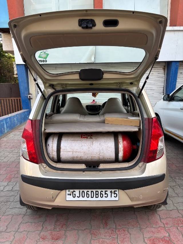 https://images10.gaadi.com/usedgaadi-sellcar/UsedCar/96e69a7a-db65-4e5f-98c1-bb5f93308d75/372b17ac-0ccd-4fb0-bbba-7937e7653858.jpeg?imwidth=6402