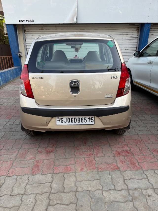 https://images10.gaadi.com/usedgaadi-sellcar/UsedCar/96e69a7a-db65-4e5f-98c1-bb5f93308d75/9db4e7f7-49bc-449f-9015-e4c090e68a89.jpeg?imwidth=6401