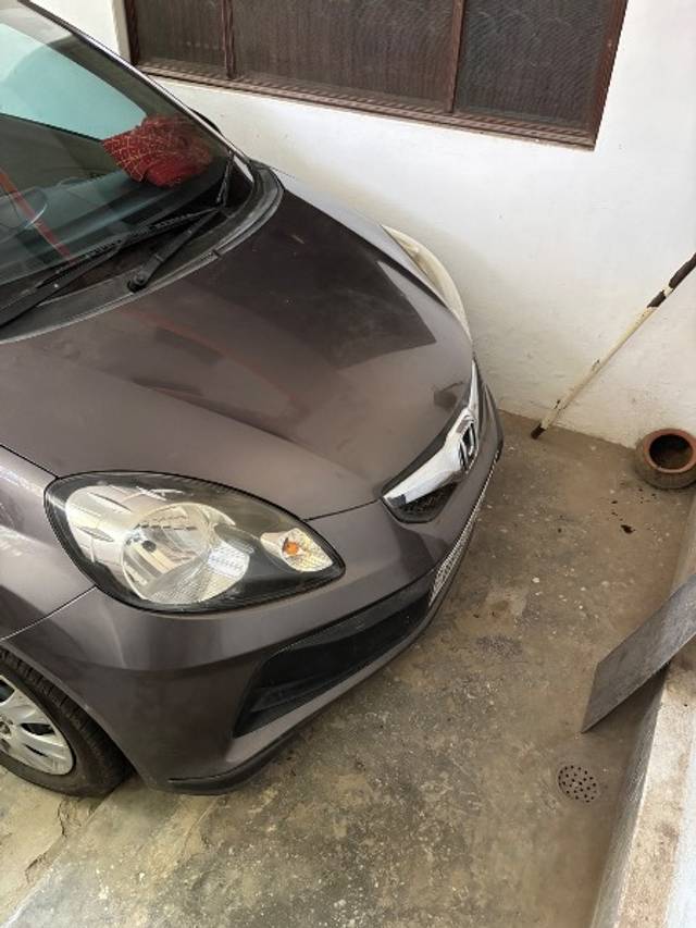 https://images10.gaadi.com/usedgaadi-sellcar/UsedCar/971a0708-1451-4b9d-8825-dcd5afc2b6b4/52dfe9c6-d2f6-4e1b-bfc0-5cbfe5575e96.jpeg?imwidth=6402