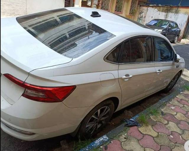 https://images10.gaadi.com/usedgaadi-sellcar/UsedCar/973ffe67-ac99-4230-bee8-d0636b588274/08d28628-87b4-4b0e-904b-92a7b6a3cea6.jpg?imwidth=6401