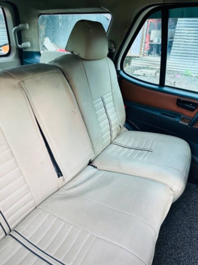 https://images10.gaadi.com/usedgaadi-sellcar/UsedCar/9791dc1a-17ab-4f6e-8a38-81a7e8bb4329/06e2fc77-df20-4cde-91f4-d69f3459732d.jpeg?imwidth=6401