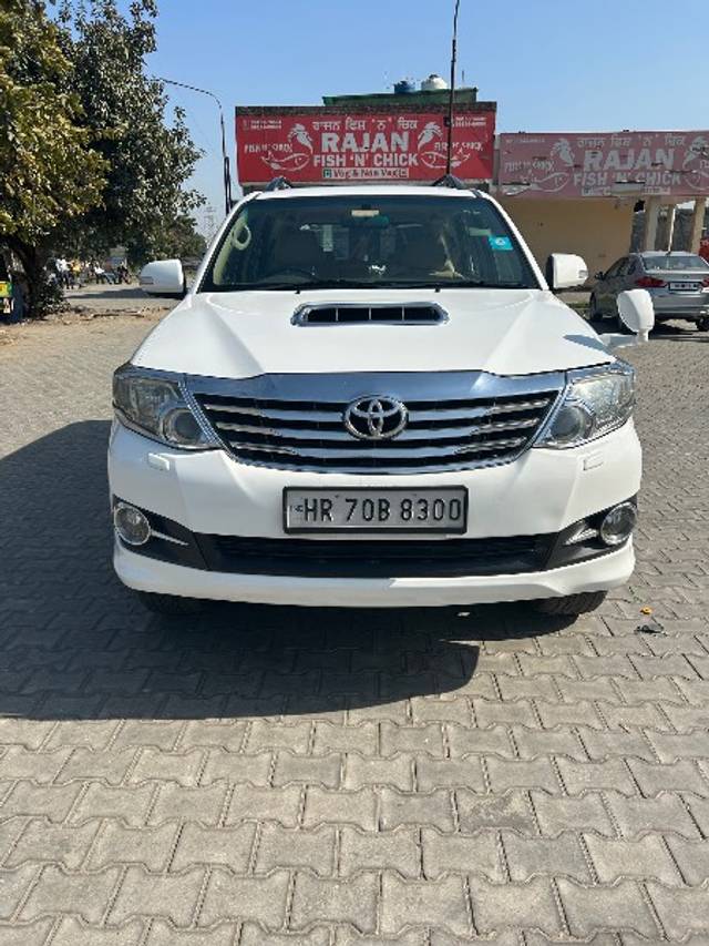 https://images10.gaadi.com/usedgaadi-sellcar/UsedCar/97f22cce-ee3e-4d7b-918a-fe89e0c56ddd/08f3c19c-05cf-409f-9f38-b89b0196b9f3.jpeg?imwidth=6400