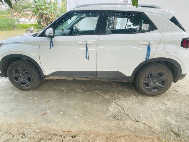 https://images10.gaadi.com/usedgaadi-sellcar/UsedCar/981b865d-ef00-4556-9d51-d1f9e9fd8080/b9d7e0b8-ac57-43aa-8db7-a187b5dd0cc5.jpeg?imwidth=6402
