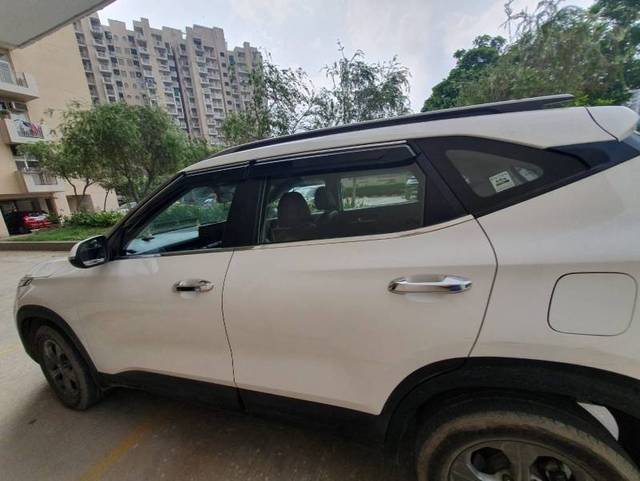 https://images10.gaadi.com/usedgaadi-sellcar/UsedCar/982a2e47-e413-43a4-a341-52ffc7eb6c7d/5be9d5b7-6848-4c08-80ea-18de6de87b1a.jpg?imwidth=6400