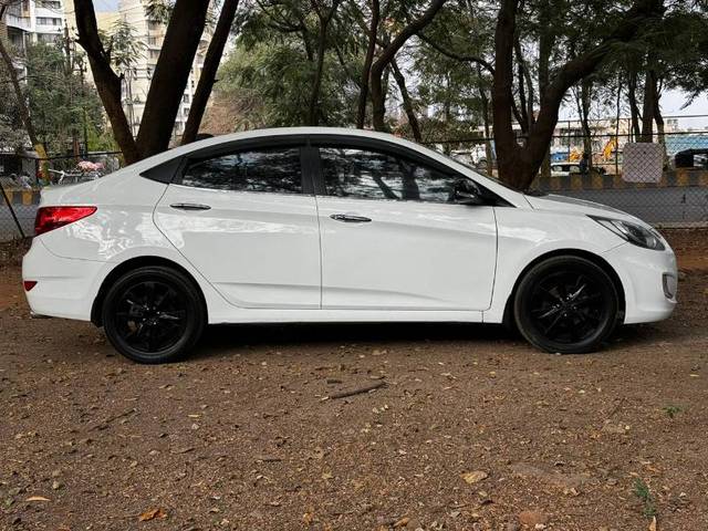 https://images10.gaadi.com/usedgaadi-sellcar/UsedCar/9842d377-cf0f-4aa0-b169-79d874556e5f/bd010b39-d33a-4d96-bbeb-f8982ac459bd.jpg?imwidth=6401