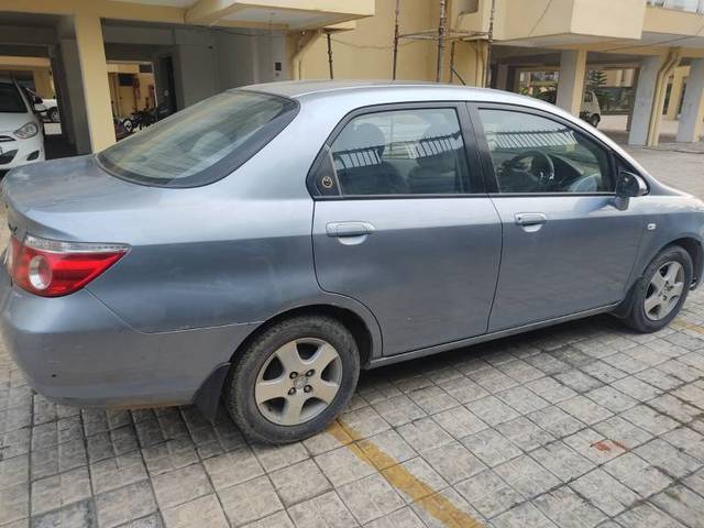 https://images10.gaadi.com/usedgaadi-sellcar/UsedCar/9849ed02-216c-4ae5-8996-3488f5d555b6/ab64c2c9-2e03-4b6c-a12e-8785a73b30ce.jpg?imwidth=6401