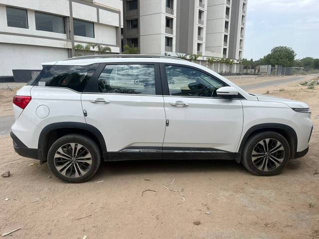 https://images10.gaadi.com/usedgaadi-sellcar/UsedCar/98604bb7-9992-468a-8425-94e3522314a0/076ba149-448a-4a89-a170-98f89e23bb84.jpg?imwidth=6401