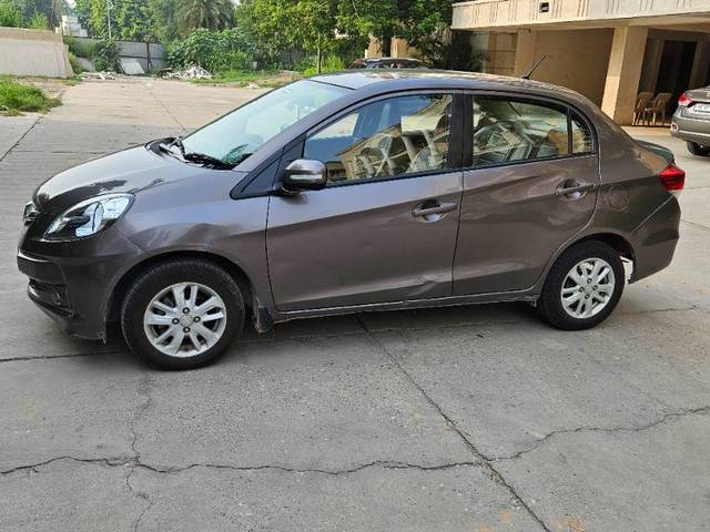 https://images10.gaadi.com/usedgaadi-sellcar/UsedCar/98c89dd4-441a-46d9-a933-f17fd2c919ab/8437c74e-a3d1-46fb-a22e-6198211ca5bd.jpg?imwidth=6400