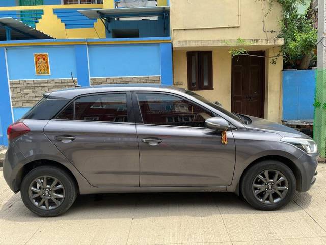 https://images10.gaadi.com/usedgaadi-sellcar/UsedCar/98d166ab-8be2-48db-a00f-8edce5aa2d5c/fb31bb85-14e0-4d8d-940c-61522a842638.jpeg?imwidth=6401