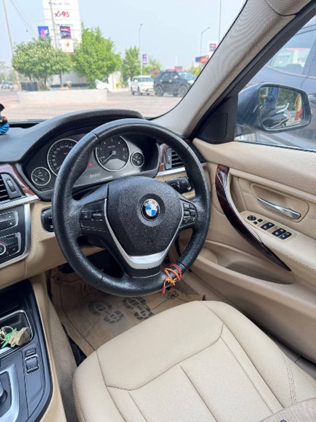 https://images10.gaadi.com/usedgaadi-sellcar/UsedCar/98edf20e-140d-4010-96f3-df830c9b302a/9c88932e-1695-4873-aded-ee774aecf0b8.jpg?imwidth=6401