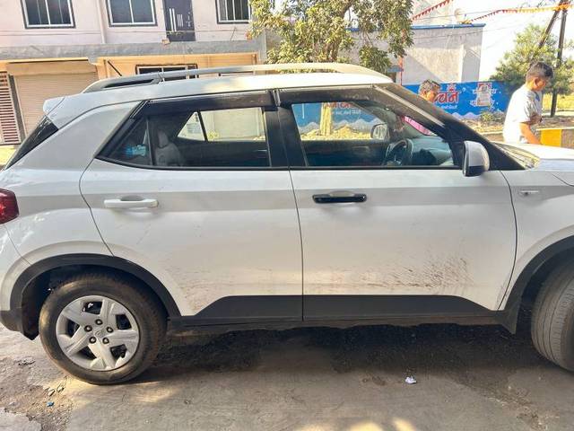 https://images10.gaadi.com/usedgaadi-sellcar/UsedCar/990b5698-ffa0-4d03-a279-5b3e77049e81/983c5ea2-ebef-44b5-9055-f23006dbf9ab.jpg?imwidth=6401