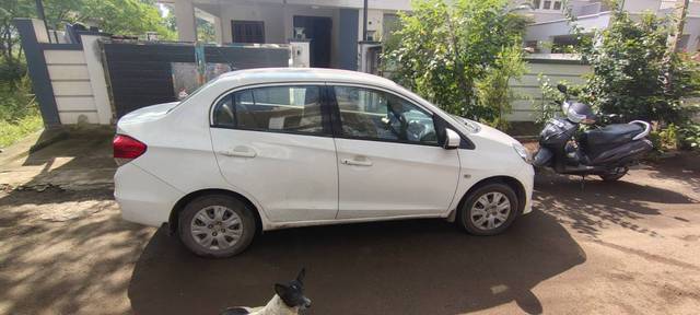 https://images10.gaadi.com/usedgaadi-sellcar/UsedCar/991d41d3-d455-4370-9be0-d02713598470/94cdba42-c565-4f29-ab60-8f78809d4e28.jpg?imwidth=6401