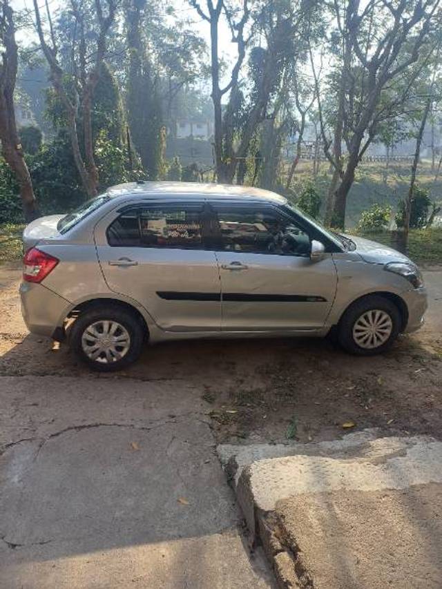 https://images10.gaadi.com/usedgaadi-sellcar/UsedCar/991e0575-dd0e-4427-8ac3-d7211826a043/c4e462bc-3c15-43c3-a05e-5902308bd4ba.jpg?imwidth=6401